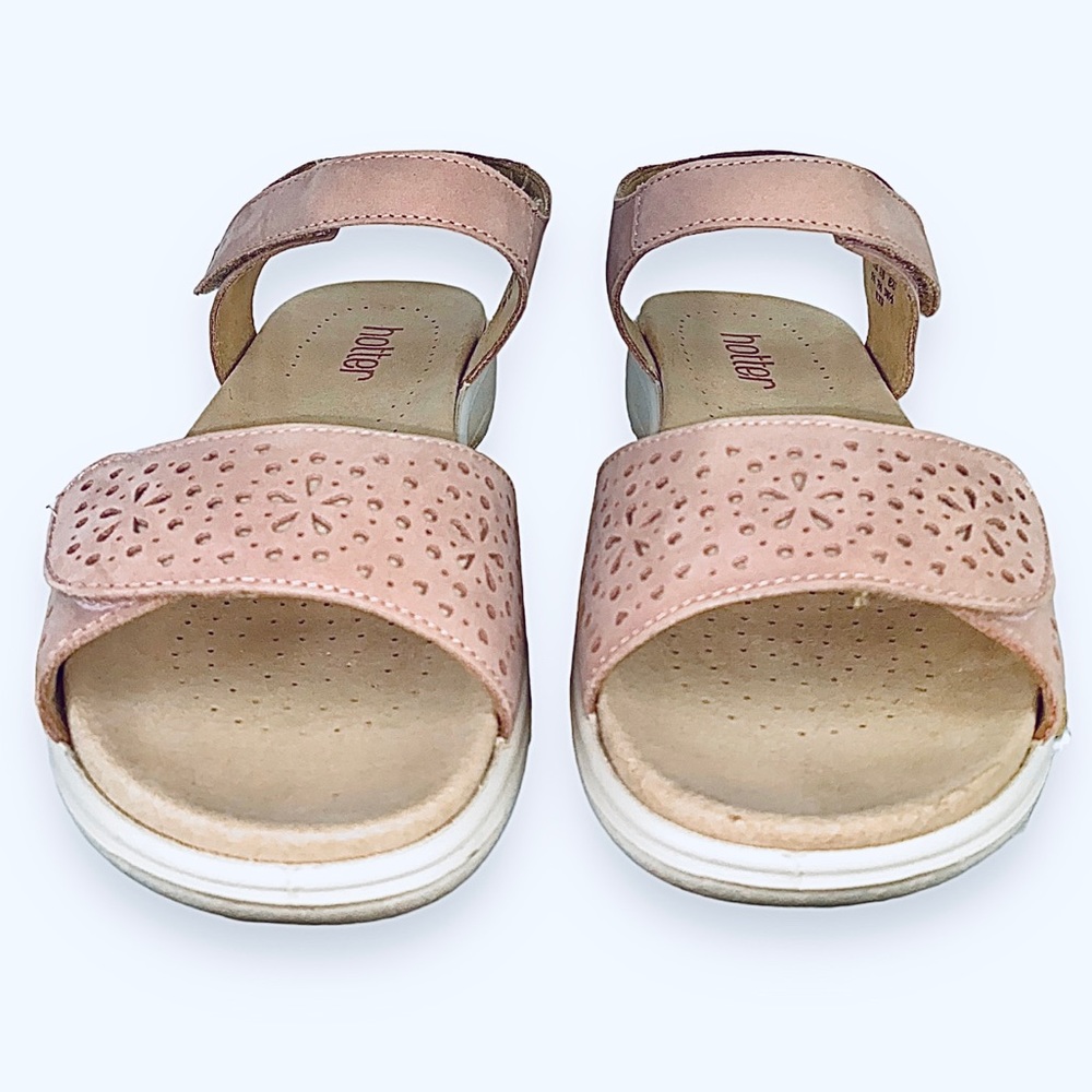 EUC Leah Extra Wide Sandal in Powder Pink Women’s Size 7.5 Nubuck Upper